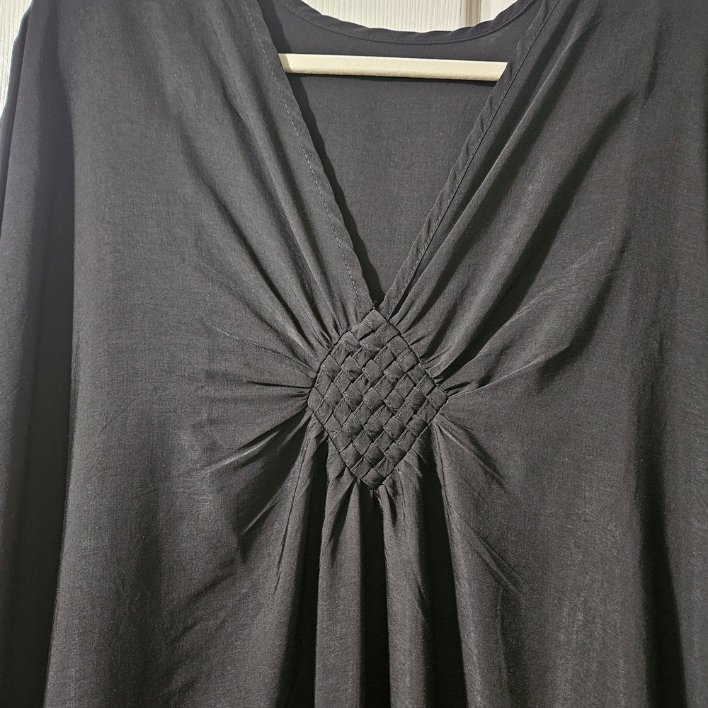 Flowy Black V-Neck Maxi Kaftan - Picture 2 of 4